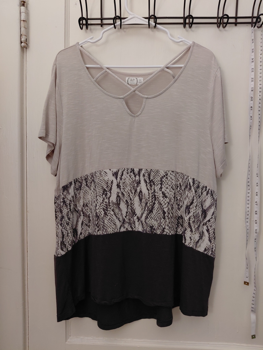 ​Maurices 24/7 Colorblock Snake Print Criss Cross Neck Top XXL